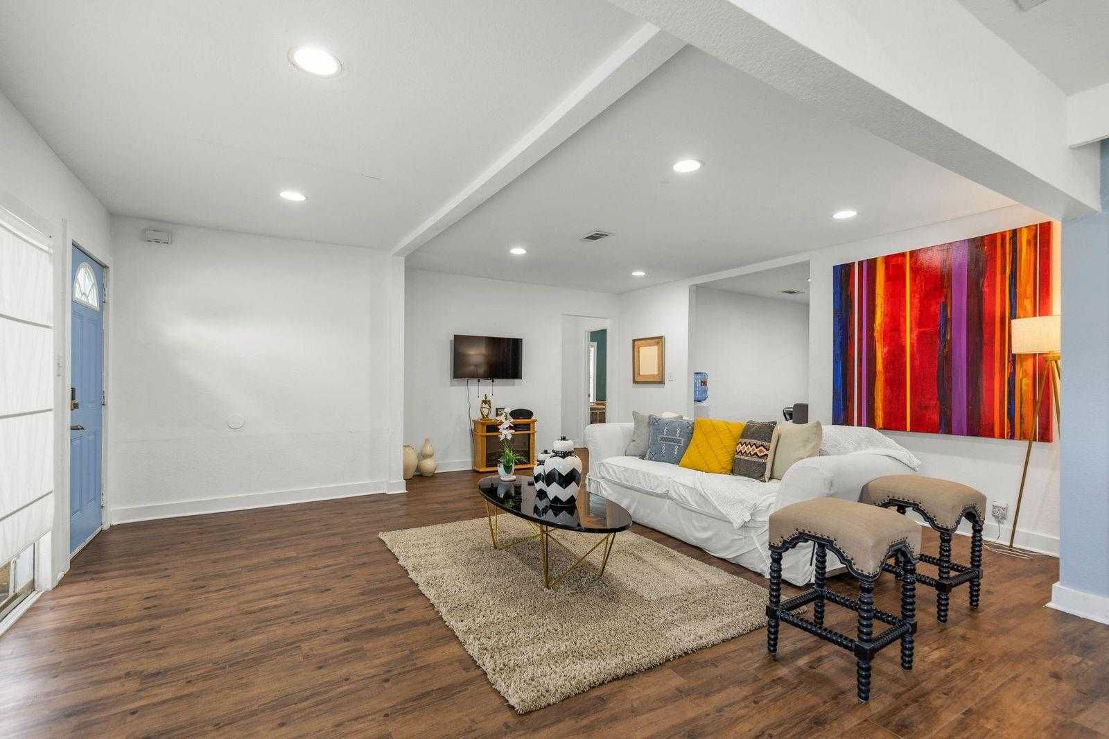 5808 Community Drive, Houston, TX, USA, 77005 - Thumbnail 2