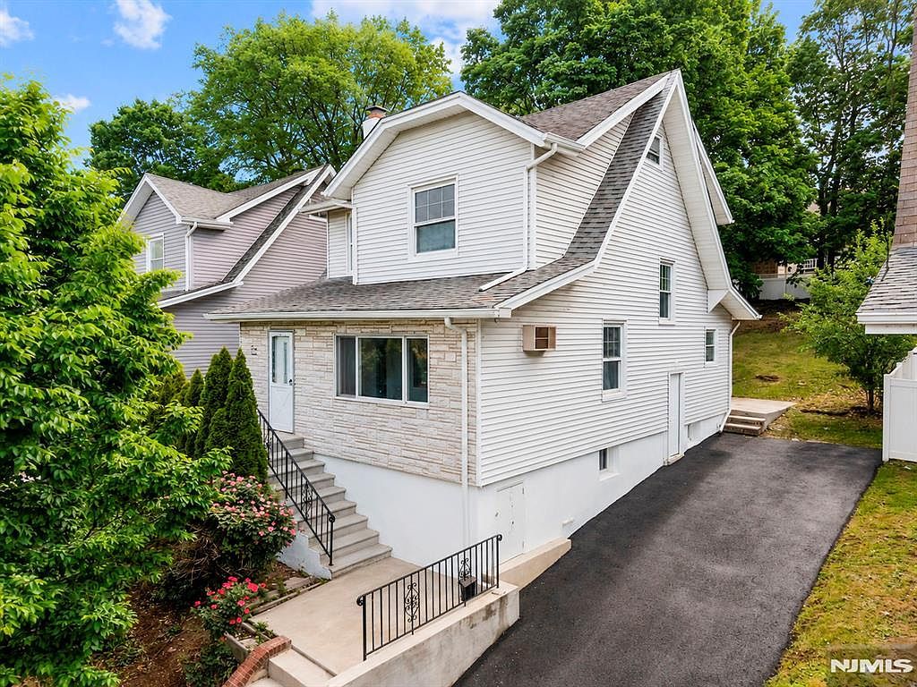 27 8th St Ridgefield Park, NJ 07660, 7660