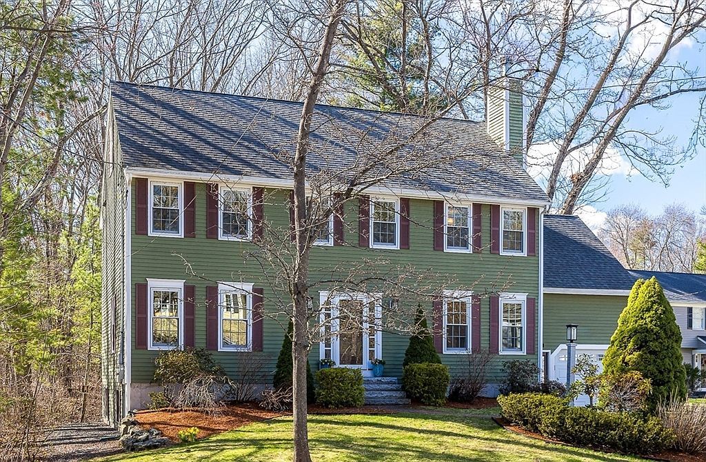 36 Lindsay Ln Reading, MA 01867  | Single Family