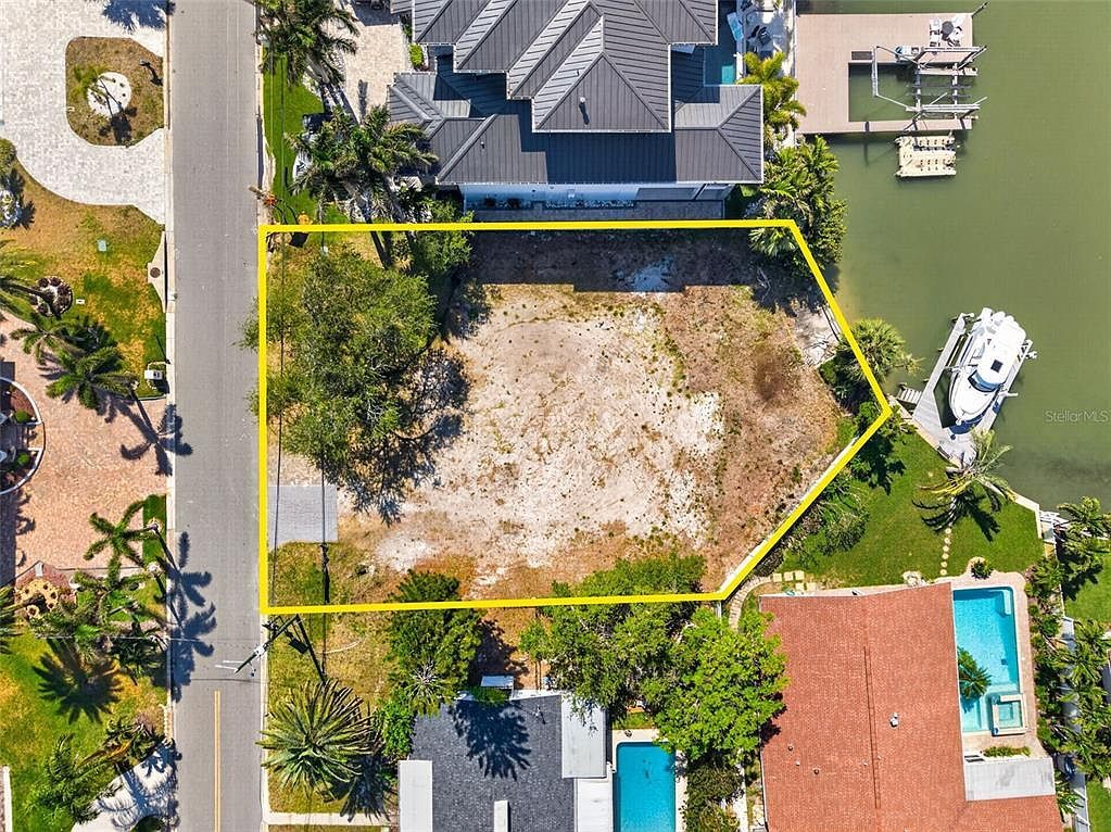909 Oakwood Dr Lot 4 Largo, FL 33770 | Land/Lot