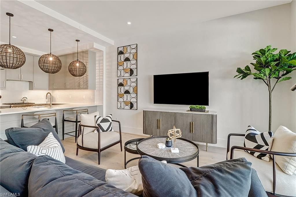 850 Central Ave #209 Naples, FL 34102 - Thumbnail 2