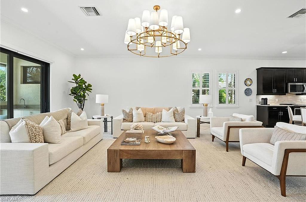 4649 Abaca Cir Naples, FL 34119 - Thumbnail 2