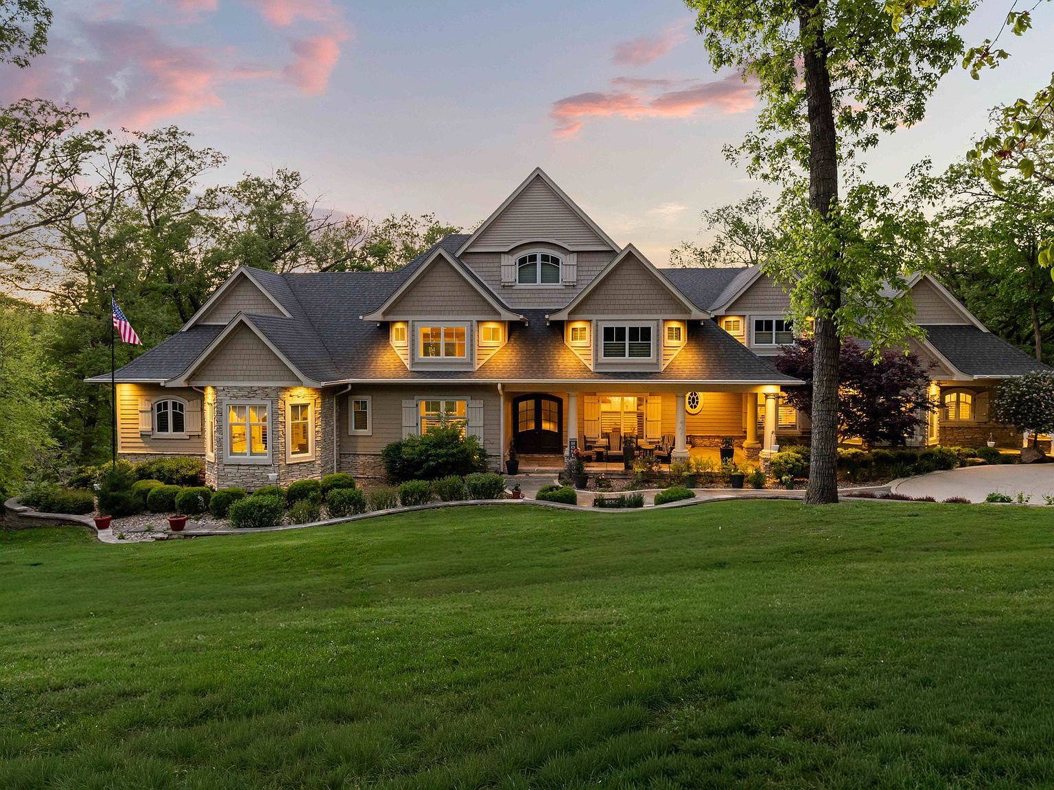 12993 Oak Brook Dr Urbandale, IA 50323, 50323