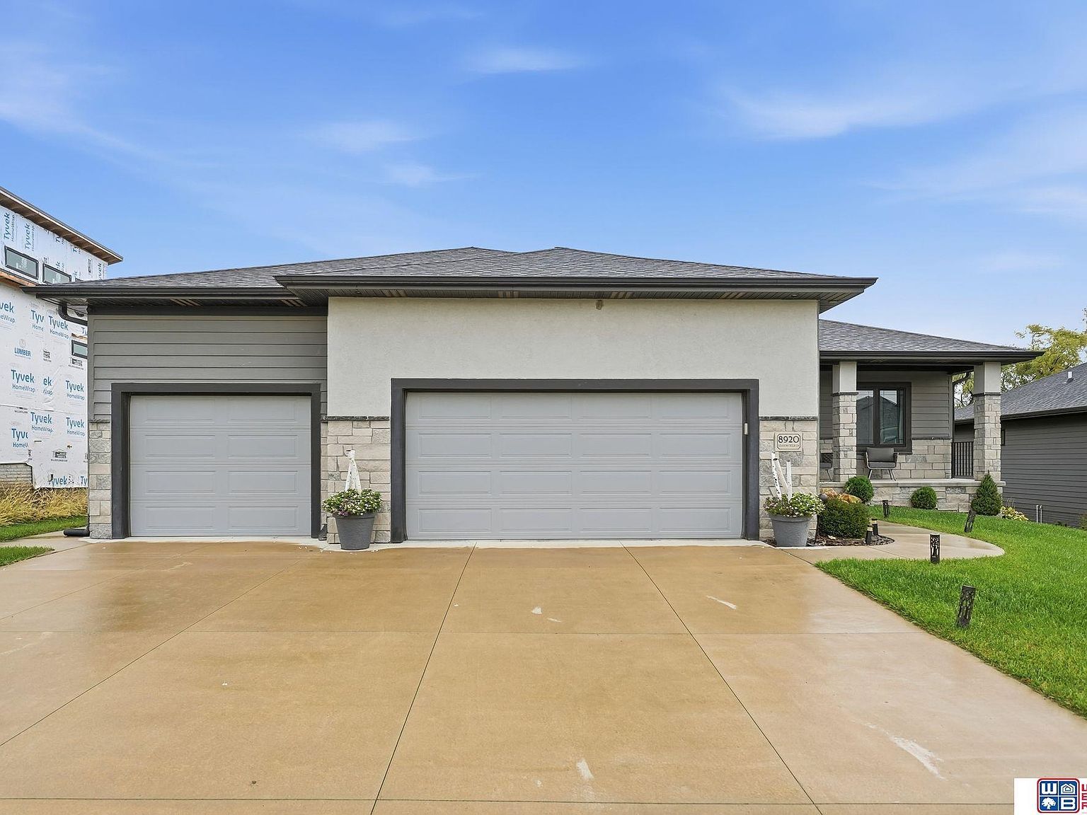 8920 Shadow Creek Ln Lincoln, NE 68520 - Thumbnail 2