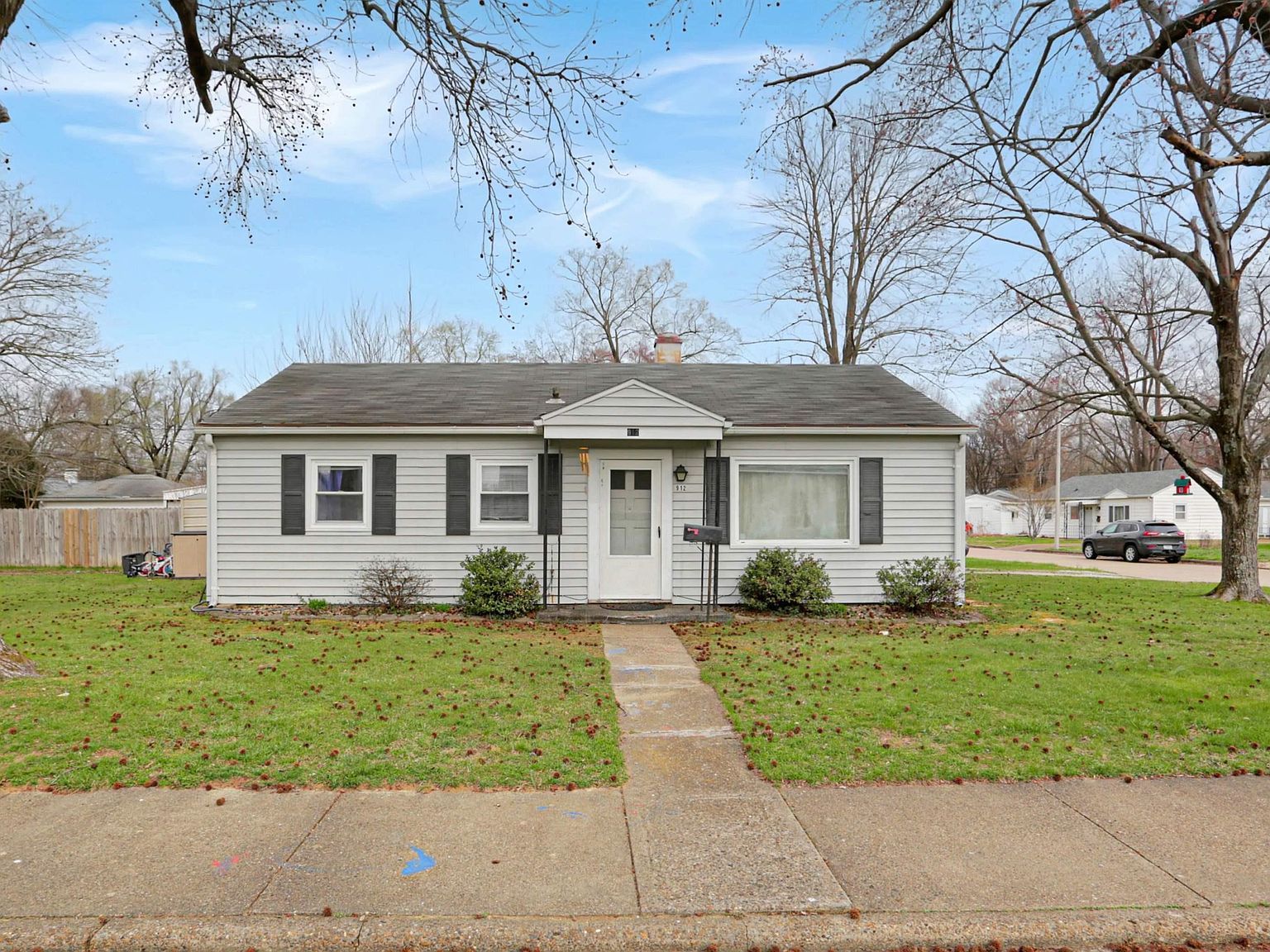 912 E Idlewild Dr Evansville, IN 47711 - Thumbnail 2