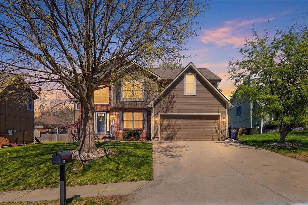 217 NE Paseo Pl Blue Springs, MO 64014  | Single Family