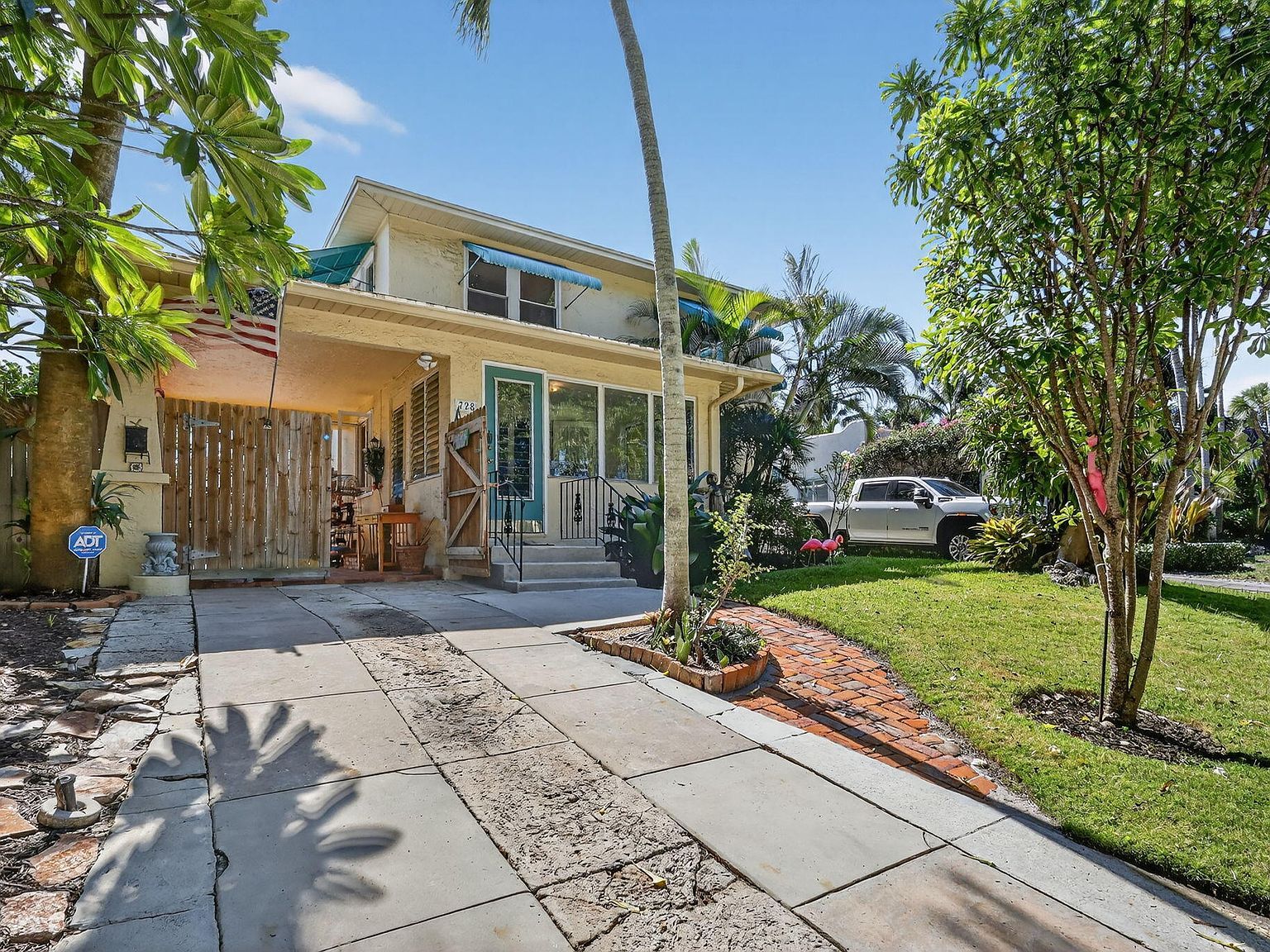 728 Avon Rd West Palm Beach, FL 33401 - Thumbnail 2