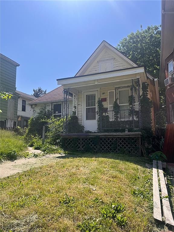206 N 16th St Saint Joseph, MO 64501, 64501