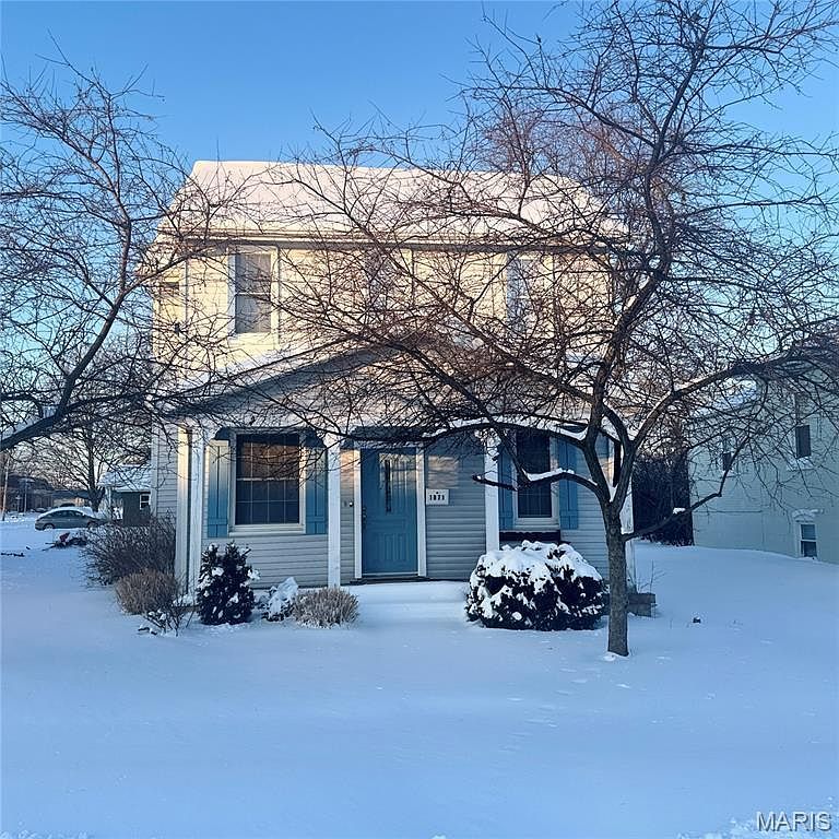 1071 Livingston St Carlyle, IL 62231 - Thumbnail 2