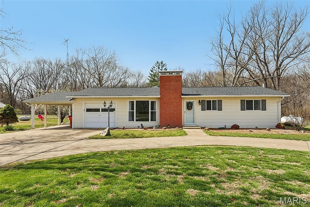 1283 Red Ball Trl Greenville, IL 62246  | Single Family