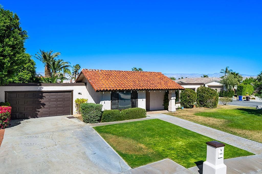 1374 E Madero Cir Palm Springs, CA 92262 - Thumbnail 2