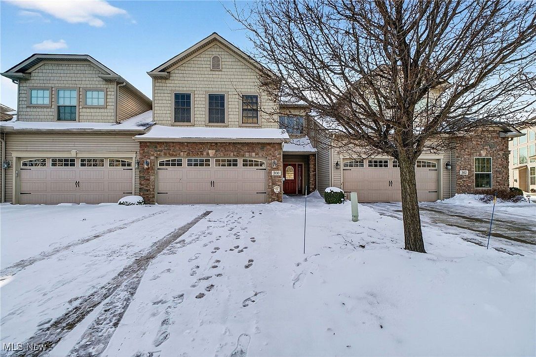 300 Lakewick Ln Willowick, OH 44095 - Thumbnail 2