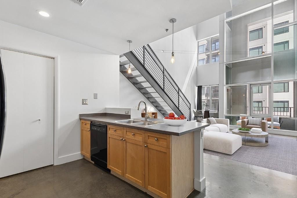 845 Spring St NW Unit 505 Atlanta, GA 30308 - Thumbnail 2