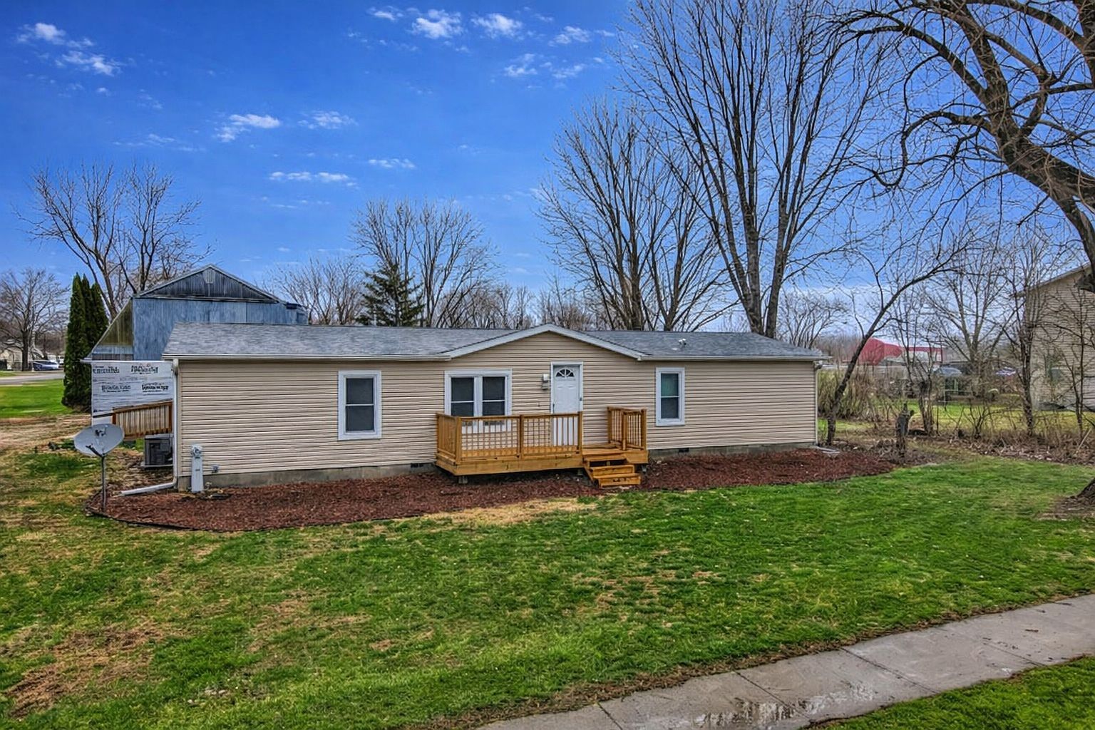 133 South St Seneca, IL 61360 - Thumbnail 2