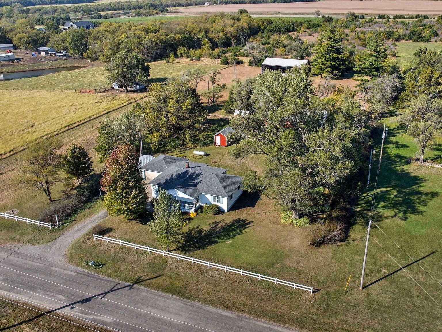 7122 Old Highway 40 Junction City, KS 66441 - Thumbnail 2