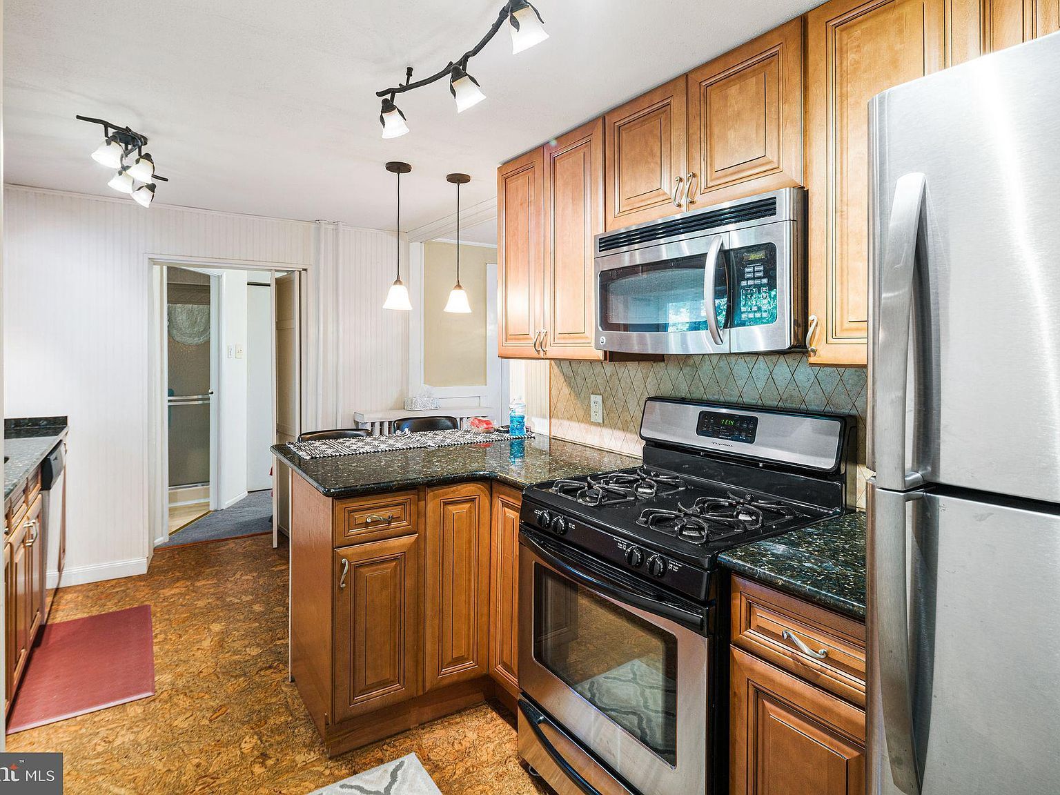 354 Ripka St Philadelphia, PA 19128 - Thumbnail 2