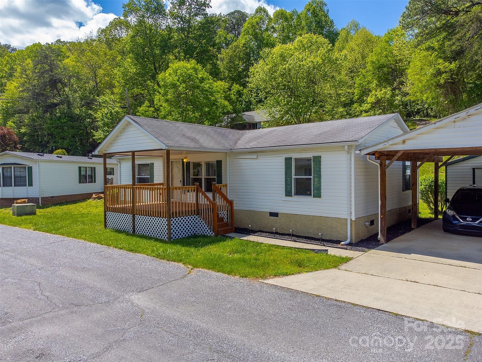 314 Chickamauga Cir Sylva, NC 28779 - Thumbnail 2