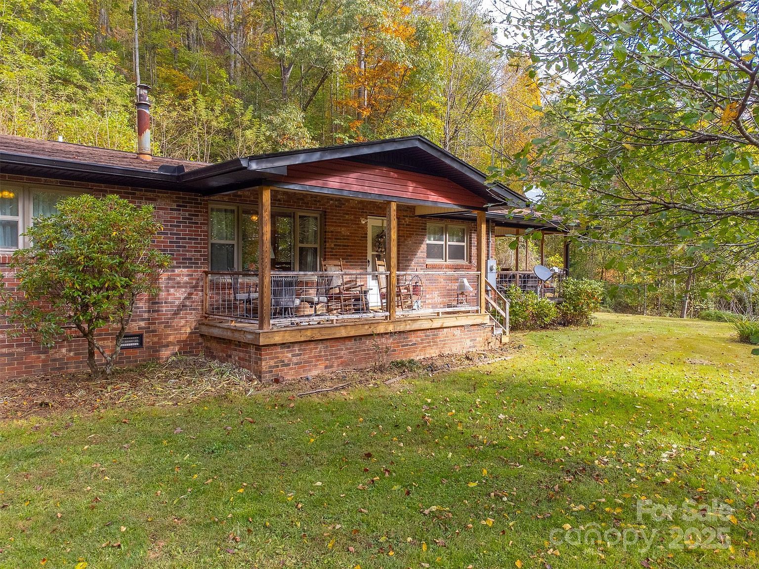 187 Garnet Rd Sylva, NC 28779 - Thumbnail 2