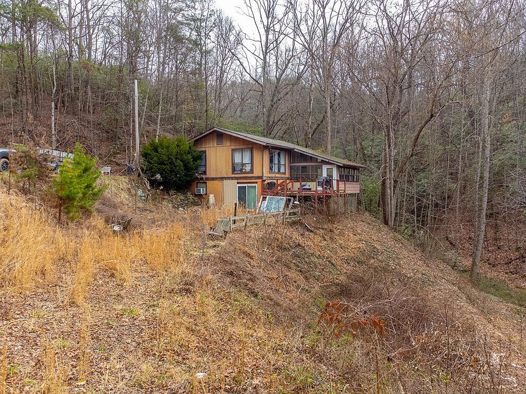 180 Walden Pond Rd Bryson City, NC 28713 - Thumbnail 2