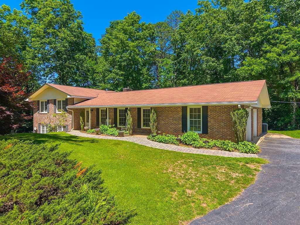 1747 University Heights Rd Cullowhee, NC 28723, 28723
