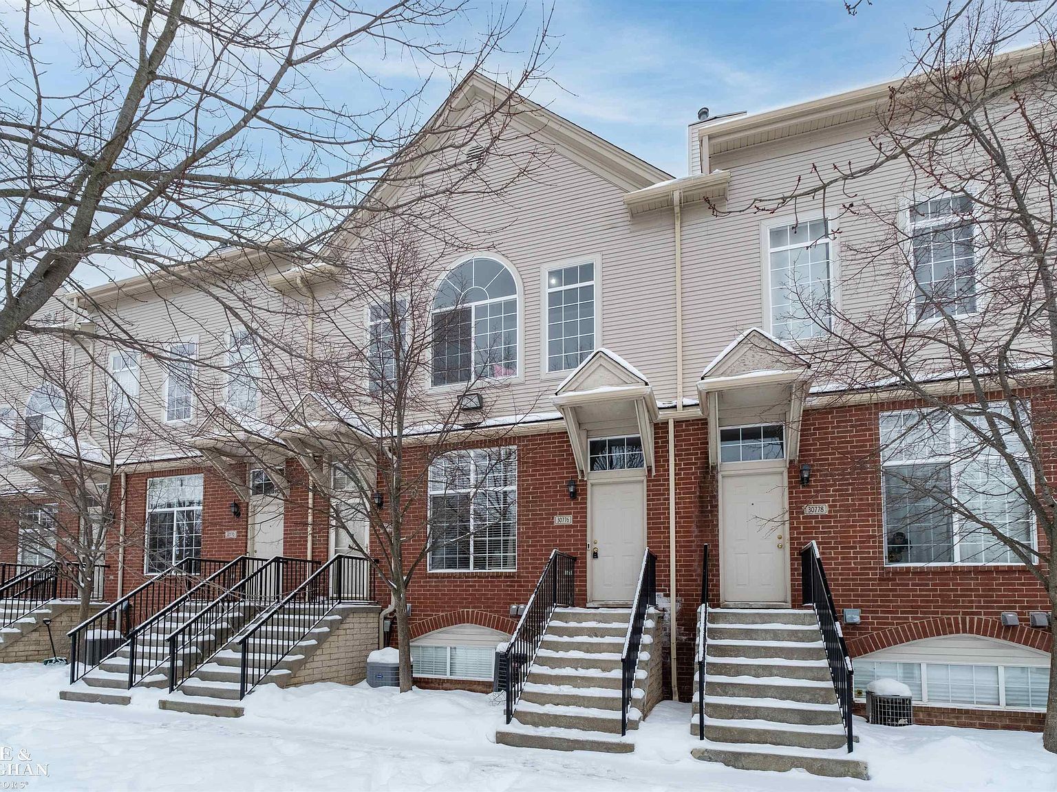 30776 Ardmore Ct Novi, MI 48377 - Thumbnail 2