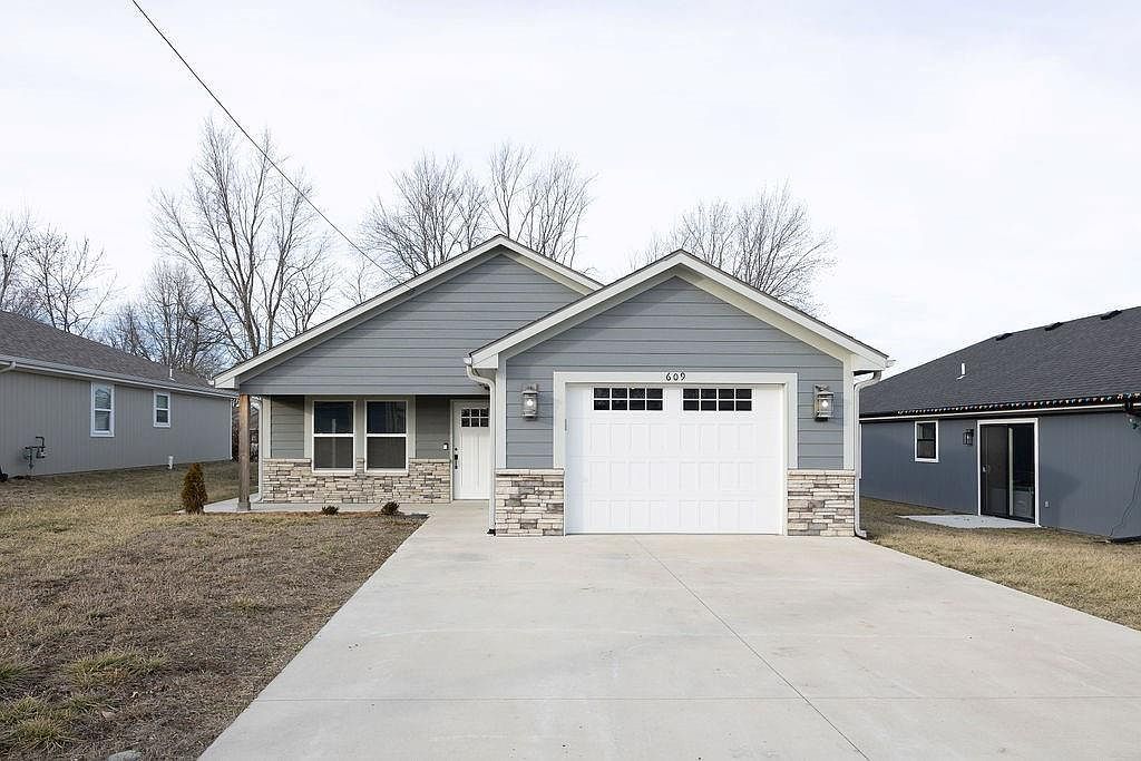 609 W Dryden St Odessa, MO 64076 - Thumbnail 2