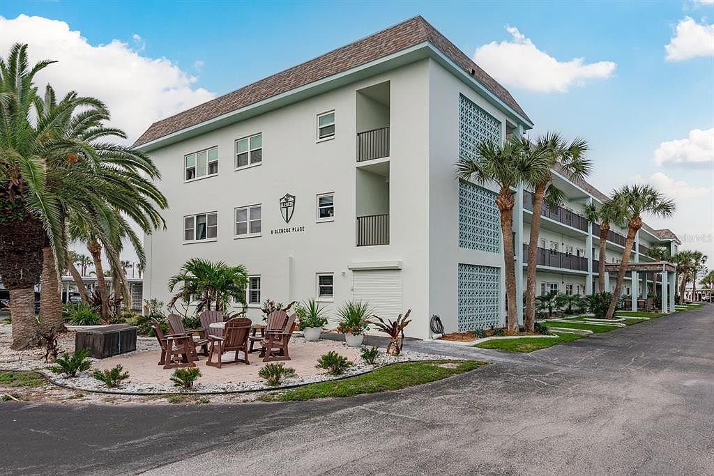 8 Glencoe Pl APT 104 Dunedin, FL 34698  | Condominium