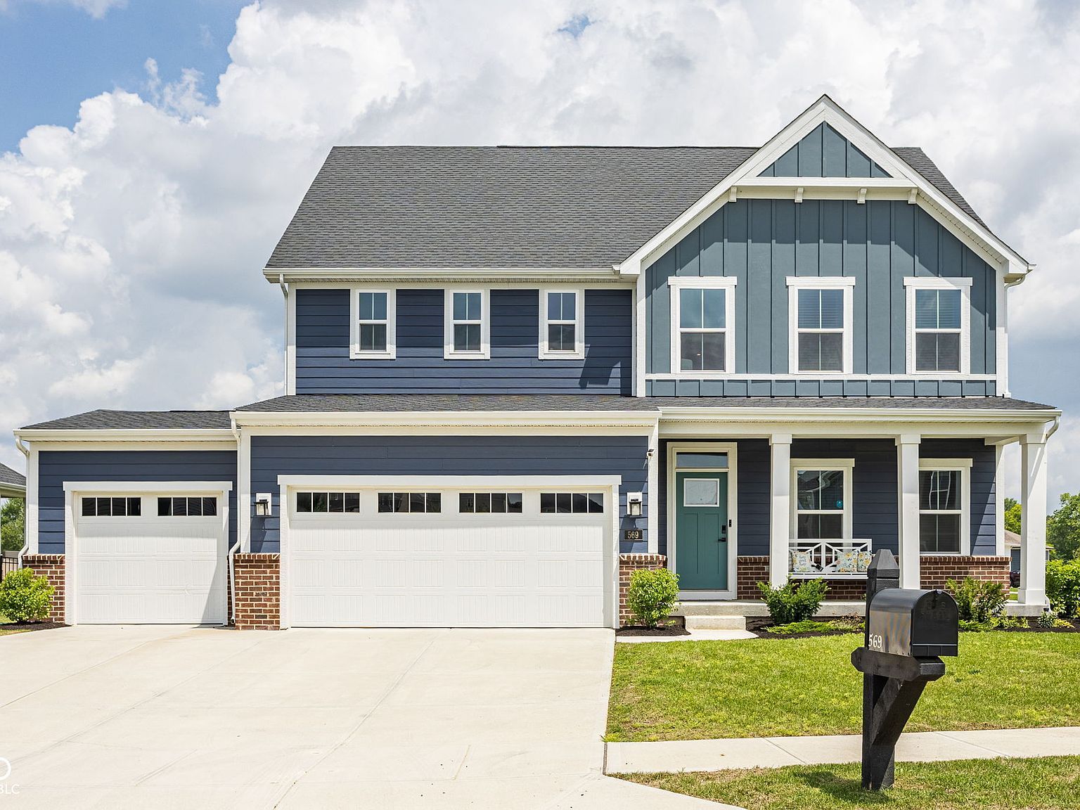 569 Wilsons Farm Dr Fortville, IN 46040 - Thumbnail 2