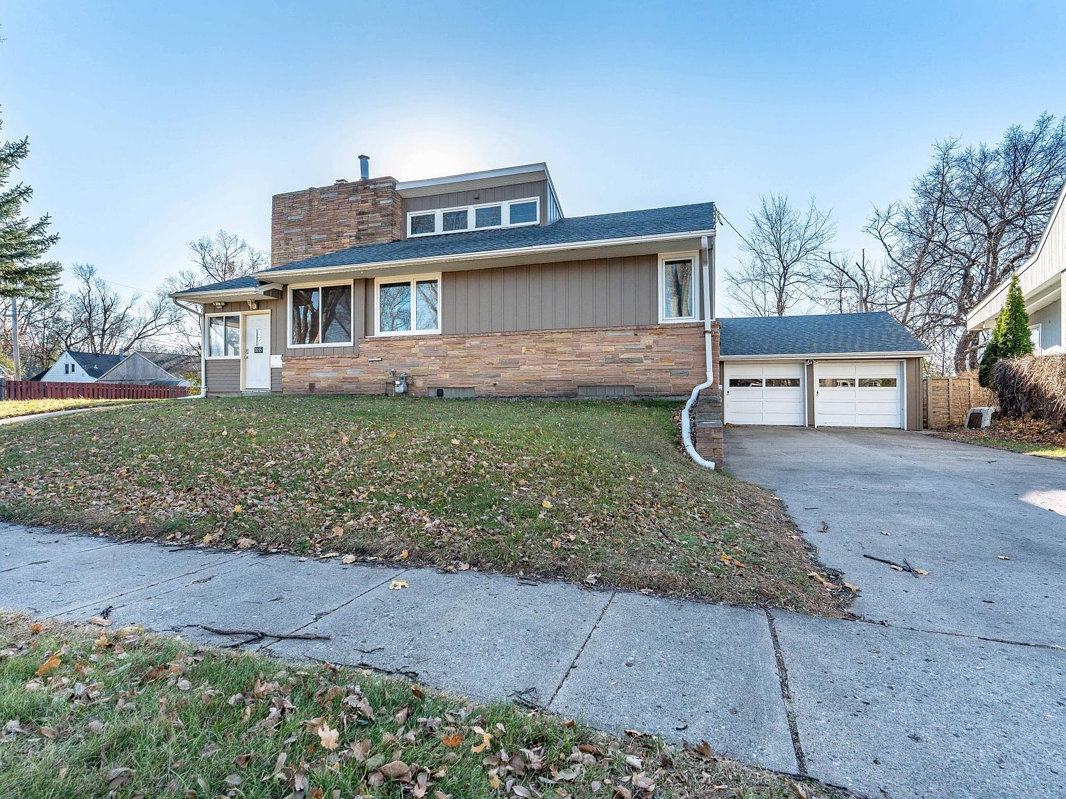 1015 11th Ave S Moorhead, MN 56560 - Thumbnail 2