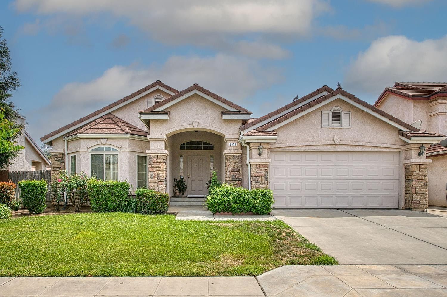6671 E Simpson Ave Fresno, CA 93727, 93727