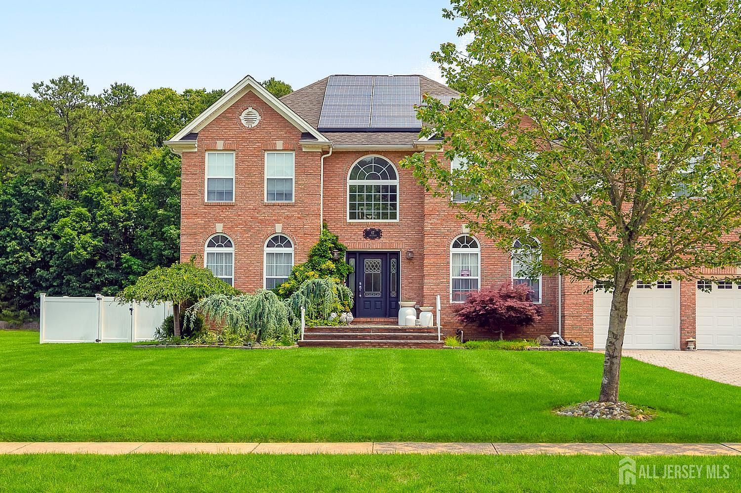 47 Lori St Monroe Township, NJ 08831 - Thumbnail 2