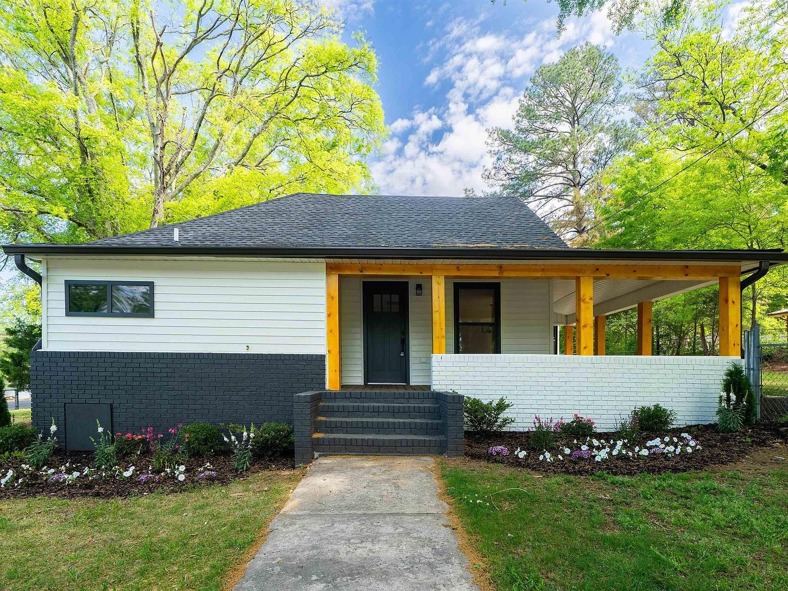 211 5th Ave NE Carbon Hill, AL 35549  | Single Family