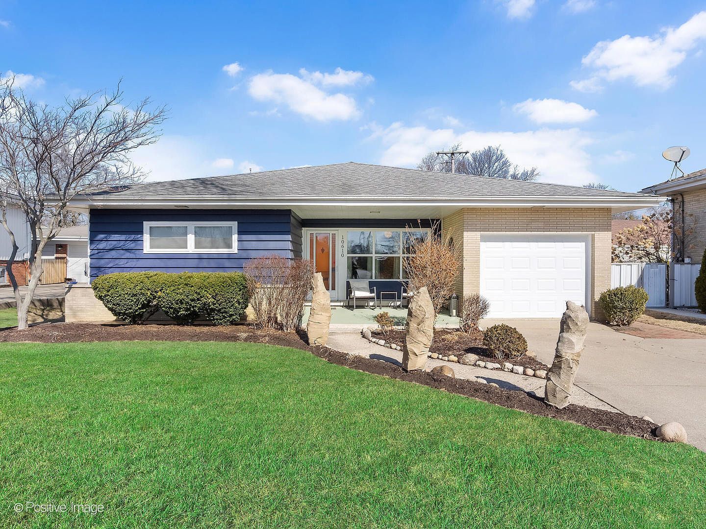 (undisclosed Address) Westchester, IL 60154 - Thumbnail 2