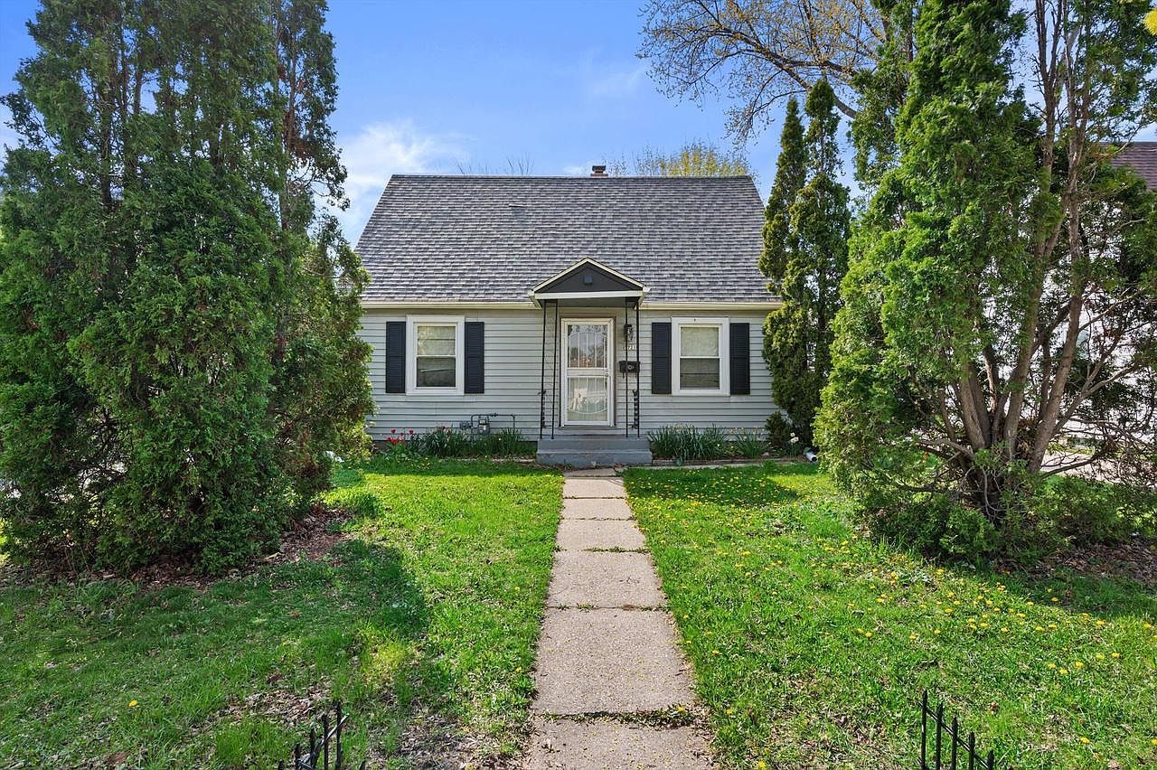 5721 N 56th St Milwaukee, WI 53218  | Single Family