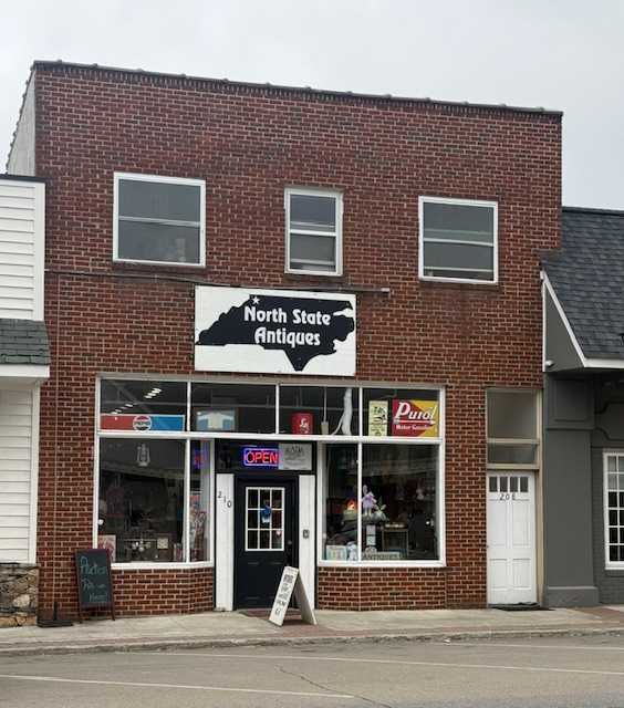 210 South Jefferson Avenue, West Jefferson, NC, USA, 28694 - Thumbnail 2