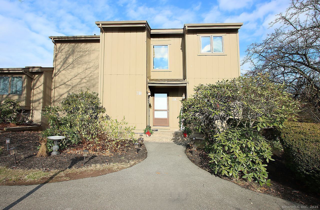 3 Pilgrim Hbr #C Wallingford, CT 06492 - Thumbnail 2