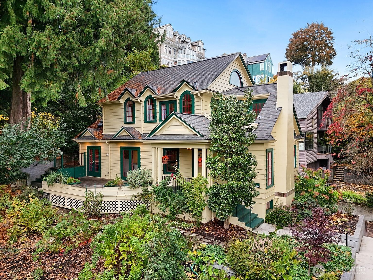 615 36th Ave Seattle, WA 98122 - Thumbnail 2