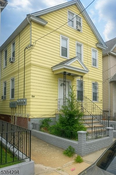 1408 Lexington Pl Elizabeth, NJ 07208 - Thumbnail 2