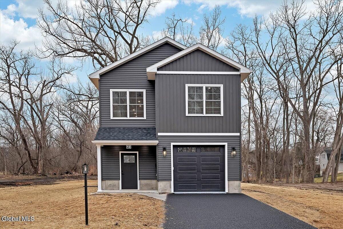 4 Livingston Ave Schenectady, NY 12302  | Single Family