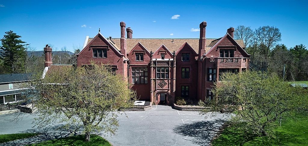 349 Old Stockbridge Rd Lenox, MA 01240, 1240