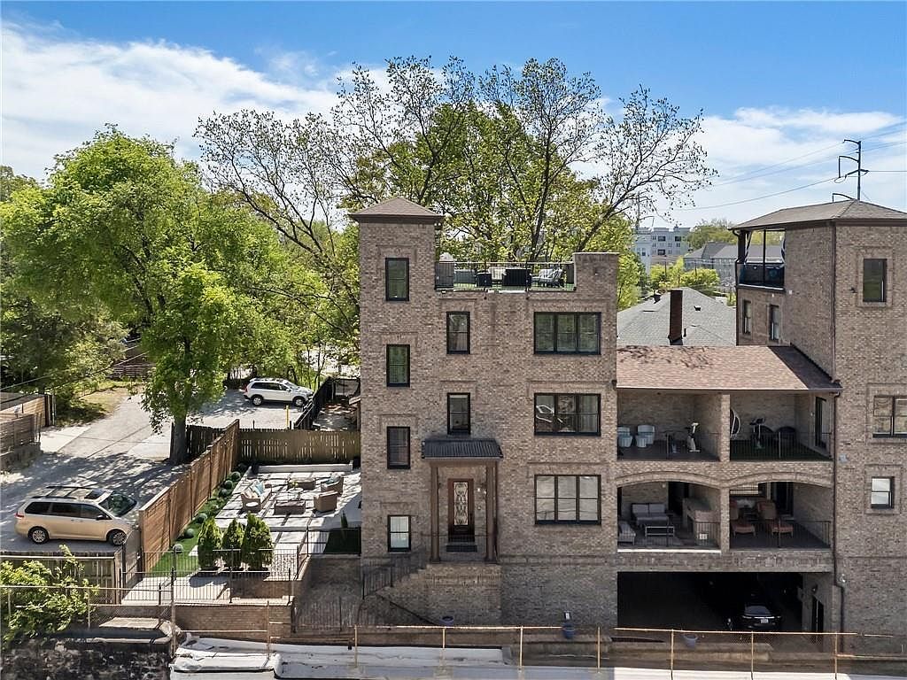 631 Boulevard NE Atlanta, GA 30308 - Thumbnail 2