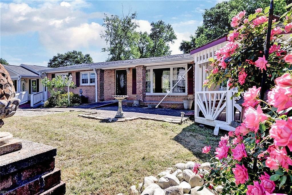 218 Tarleton Bivouac Williamsburg, VA 23185  | Single Family