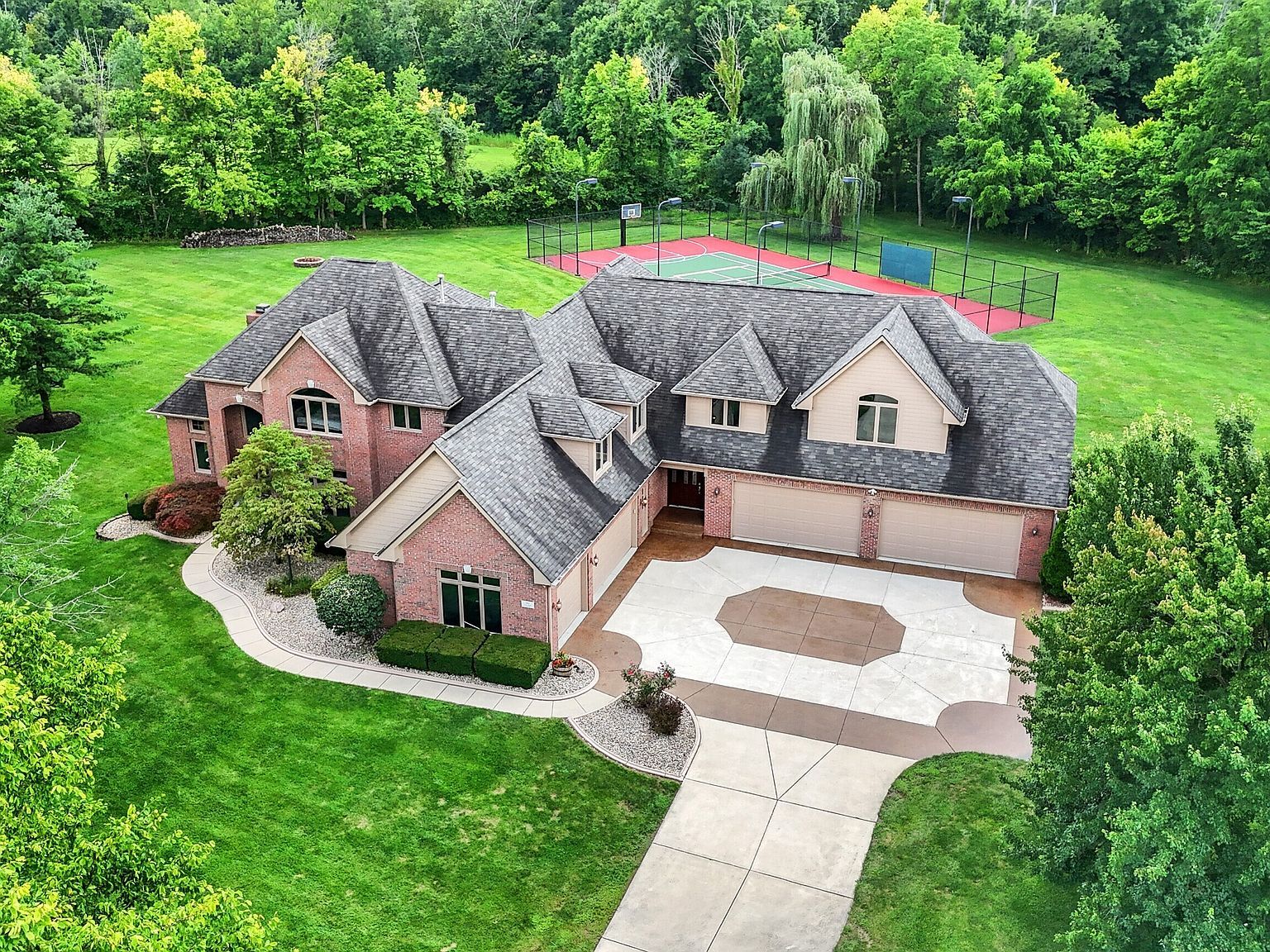 4261 W Stones Crossing Rd Greenwood, IN 46143 - Thumbnail 2