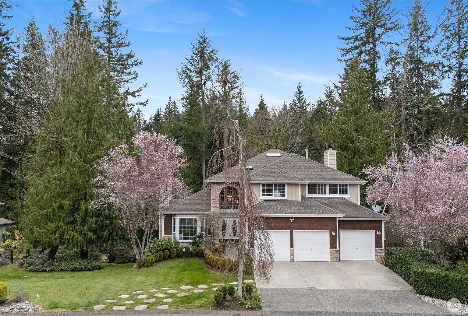 11215 29th St SE Lake Stevens, WA 98258 - Thumbnail 2