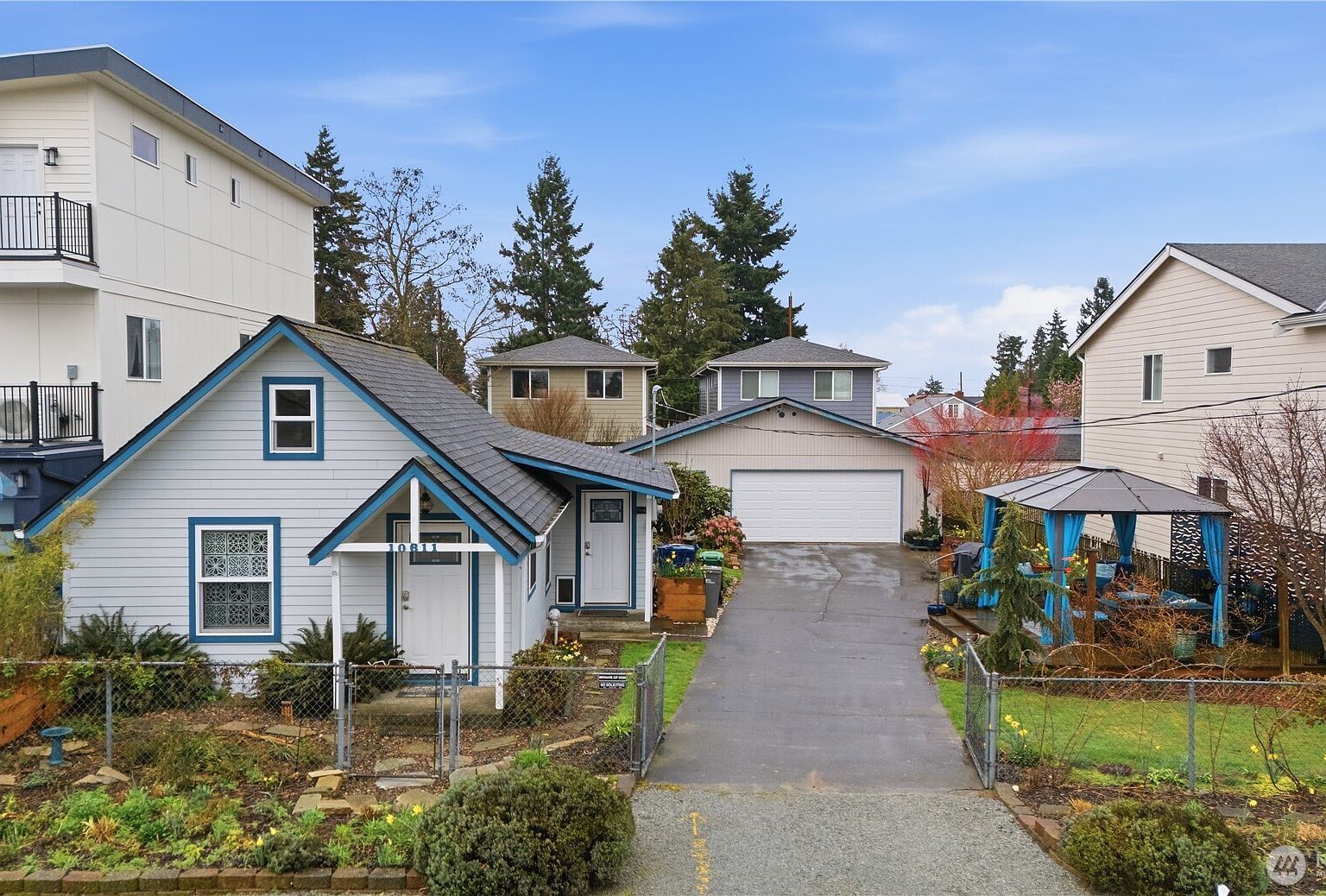 10611 2nd Pl SW Seattle, WA 98146 - Thumbnail 2