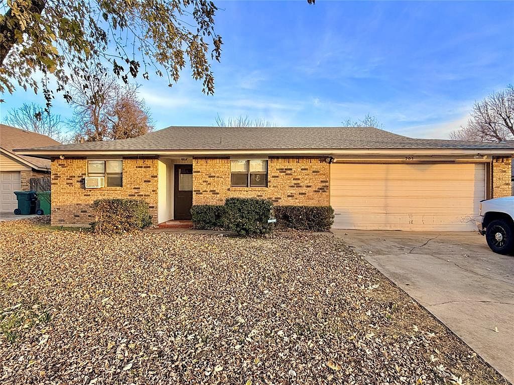 203 Redbud St Yukon, OK 73099, 73099