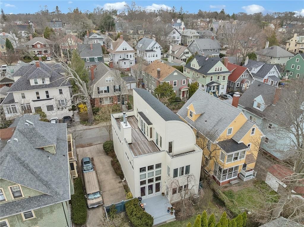 137 University Ave Providence, RI 02906  | Single Family