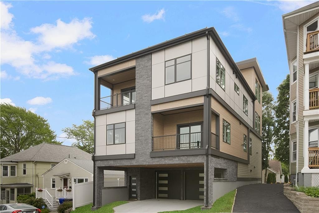 43 12th St #B Providence, RI 02906, 2906