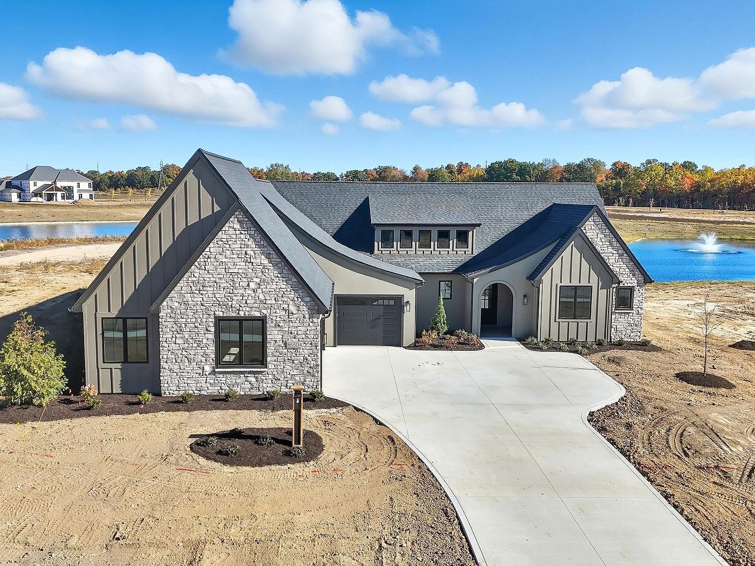 8550 Artemis Ln Fort Wayne, IN 46825 - Thumbnail 2