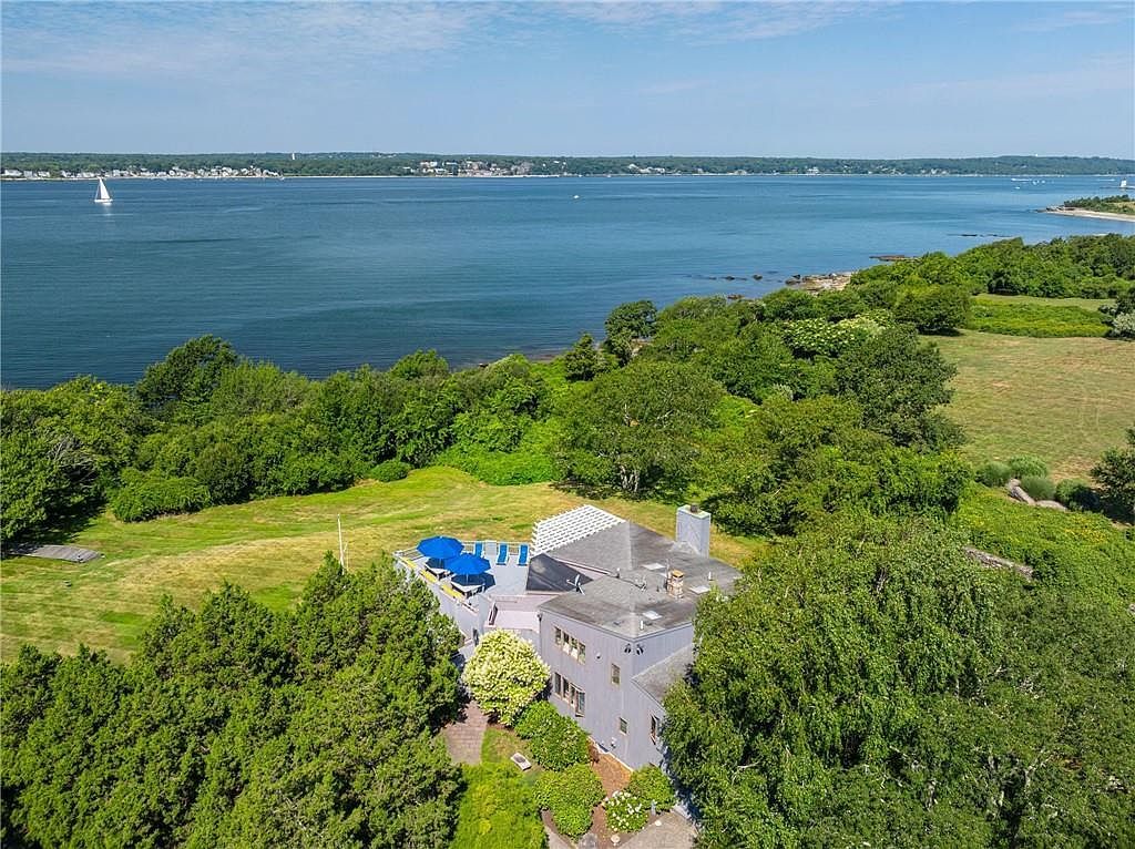 76 Battery Ln Jamestown, RI 02835  | Single Family